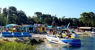 canapes-sur-l-eau-bisca-maguide-lac canapes-sur-l-eau-bisca-maguide-lac