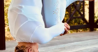 Maria Zavarina Yoga aérien Maria Zavarina Yoga aérien