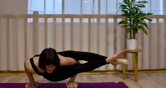 Fusion yoga café posture 4 Fusion yoga café posture 4